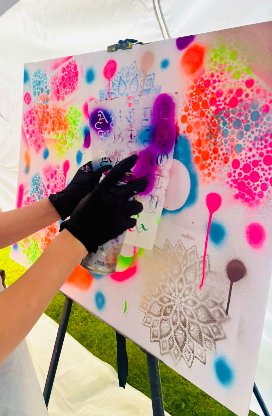 Introduction to graffiti art with abstract graffiti artist Kev Waite for children & teenagers from 10+ years old.